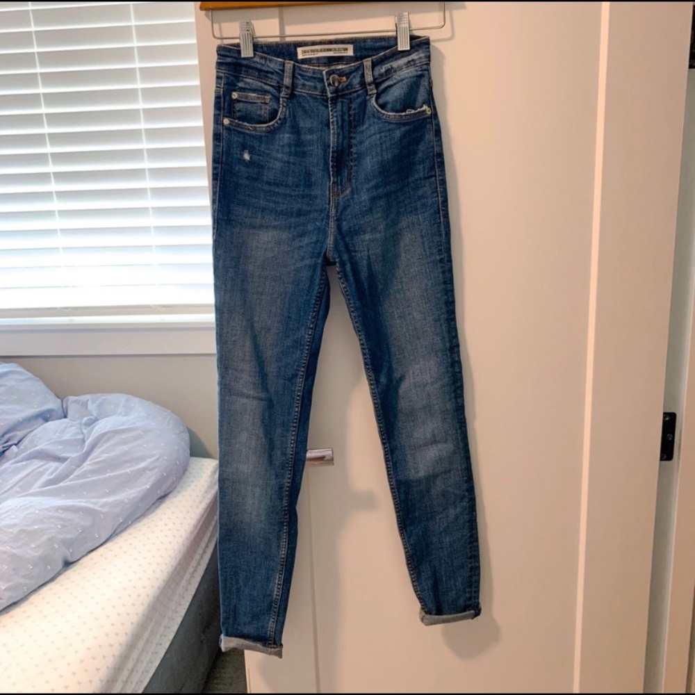 ZARA Trafaluc Denim Collection Highwaist Jeans
